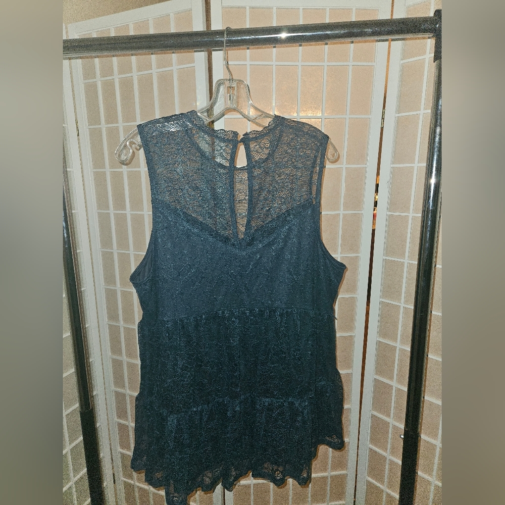 Torrid sleeveless lace over lay babydoll top NWOT